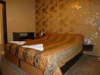 Гостевой дом Tarnovski Dom Guest Rooms Велико-Тырново Двухместный номер с 1 кроватью или 2 отдельными кроватями, общая ванная комната-25