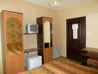 Гостевой дом Tarnovski Dom Guest Rooms Велико-Тырново Двухместный номер с 1 кроватью или 2 отдельными кроватями, общая ванная комната-41