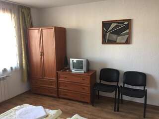 Гостевой дом Guest Rooms Vachin Банско Двухместный номер с 2 отдельными кроватями и дополнительной кроватью-3