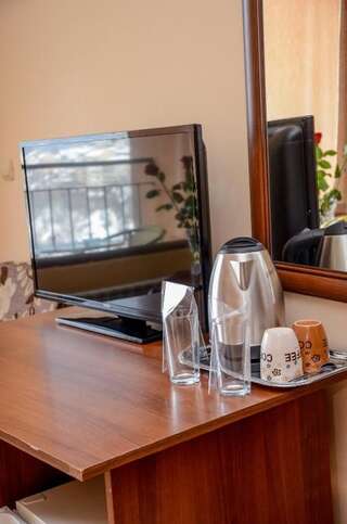 Отель Lucky Hotel Велико-Тырново Double or Twin Room with Tzarevets Fortress View  with Free Parking-11