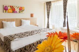 Отель Karlovo Hotel Солнечный Берег Двухместный номер с 2 отдельными кроватями - Специальное предложение-1