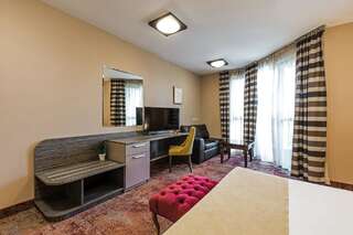 Отель Plaza Hotel Plovdiv Пловдив Double Studio (Balcony) Free Parking-5