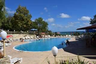 Отель Ahilea Hotel - Free Pool Access Балчик