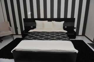 Мотели Eros Motel Сандански Стандартный двухместный номер с 1 кроватью или 2 отдельными кроватями-3