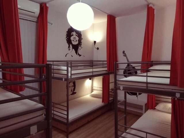 Хостелы Pijama Hostel Пловдив-57