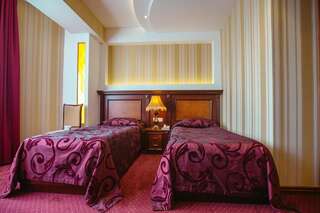 Отель Форум Отель Ереван Стандартный двухместный номер с 2 отдельными кроватями-2