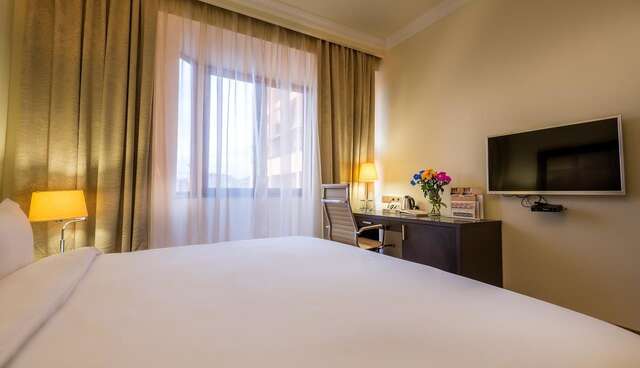 Отель Paris Hotel Yerevan Ереван-24