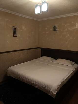 Отель Kirovakan Hotel Ванадзор Двухместный номер Делюкс с 1 кроватью и балконом-10
