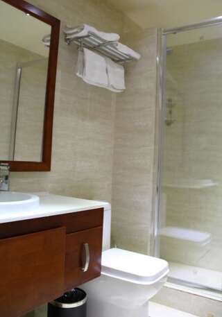 Курортные отели Dilijan Park Resort & Villas Дилижан Стандартный двухместный номер с 2 отдельными кроватями-2