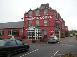 Отель Corbett Court Фермой
