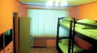 Хостел Fiesta Петропавловск-Камчатский Кровать в общем четырехместном номере для мужчин и женщин-2