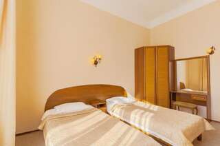 Гостиница Золотая Бухта Калининград Улучшенный двухместный номер с 2 отдельными кроватями-3