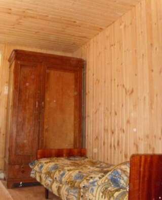 Гостиница Guest house Akvarel Ейск Бюджетный трехместный номер-13