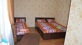Гостиница V Aleksino Guest house Новороссийск Двухместный номер с 1 кроватью и собственной ванной комнатой-1