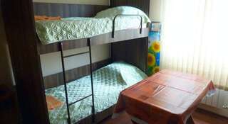 Хостел Хостел Сова Лазаревское Кровать в общем 6-местном номере для мужчин и женщин-22