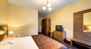 Гостиница  Пальмира Геленджик Стандартный двухместный номер с 1 кроватью или 2 отдельными кроватями, на 2 этаже-3