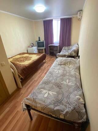 Гостевой дом Арена Краснодар Двухместный номер эконом-класса с 1 кроватью или 2 отдельными кроватями-4