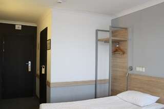 Гостиница Атлантика Севастополь Двухместный номер Razio с 2 отдельными кроватями-3