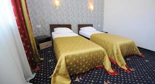 Гостиница Flora Guest House Севастополь Стандартный двухместный номер с 2 отдельными кроватями-3