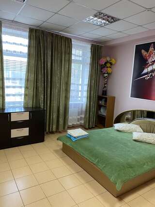 Гостевой дом Inn DO-RE-MI Севастополь Двухместный номер с 1 кроватью или 2 отдельными кроватями и собственной ванной комнатой-1