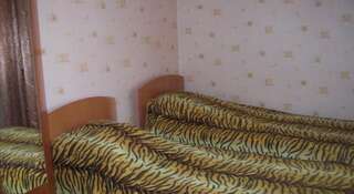 Гостиница Guest House Loza Феодосия Бюджетный двухместный номер с 1 кроватью или 2 отдельными кроватями-2