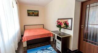 Гостиница Guest house Sofia on Yuzhnoberezhnaya 95 Судак Люкс 2х-комнатный-1