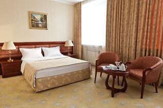 Гостиница Гранд Холл Екатеринбург Улучшенный двухместный номер с 1 кроватью-2