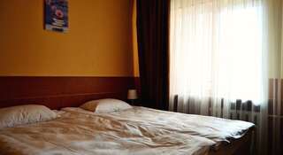 Гостиница Юта Центр Ярославль Стандартный двухместный номер с 1 кроватью или 2 отдельными кроватями-4