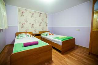 Гостевой дом Guest House U Morya Сухум Двухместный номер с 1 кроватью без окна-2