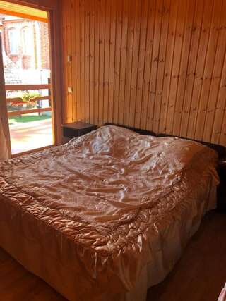 Гостевой дом Guest House Golden Beach Гудаута Трехместный номер-8