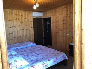 Гостевой дом Guest House Golden Beach Гудаута Трехместный номер-9