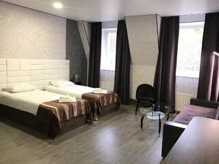 Гостевой дом Guest House Hotel Мозырь Большой люкс с диваном-1