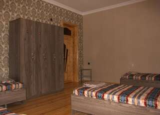 Гостевой дом VM Hostel Гянджа Односпальная кровать в общем номере для мужчин и женщин-7