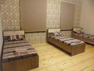Гостевой дом VM Hostel Гянджа Односпальная кровать в общем номере для мужчин и женщин-24