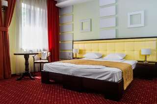 Отель Гринстоун Херсон Улучшенный двухместный номер с 1 кроватью или 2 отдельными кроватями-3