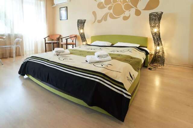 Апартаменты Home Hotel Apartments on Kontraktova Ploshcha Киев-5