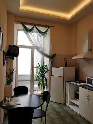 Апартаменты Home-Hotel Apartments on Maidan Nezalezhnosti Square Киев Апартаменты-1