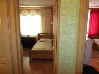 Отель Hotel Almaz Полтава Двухместный номер с 2 отдельными кроватями и общей ванной комнатой-3