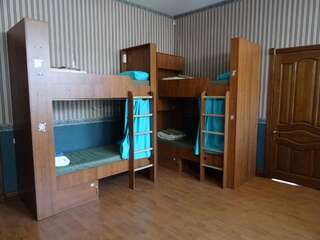 Хостелы Sofa Hostel Полтава Кровать в общем номере с 7 кроватями-1