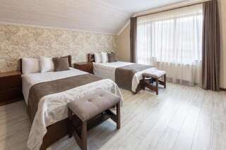 Отель Carparosa Hotel Буковель Улучшенный двухместный номер с 2 отдельными кроватями и балконом-4
