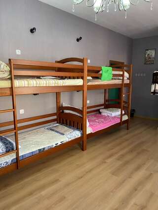 Хостелы Centre Hostel Мукачево Общий номер для мужчин и женщин с 8 кроватями-6