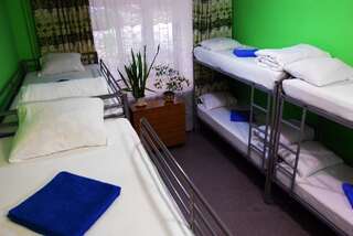 Хостелы Alla House Hostel Киев Кровать в общем 8-местном номере для мужчин и женщин-7