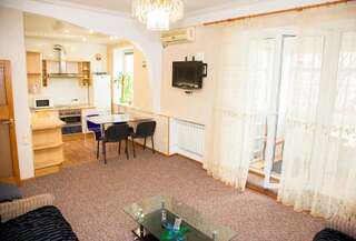 Апартаменты 3 rooms Аpartment on Sobrny avenue 179. Centre Port Imeni Lenina