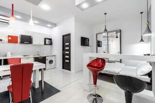 Апартаменты Black and Red squares apartment Львов