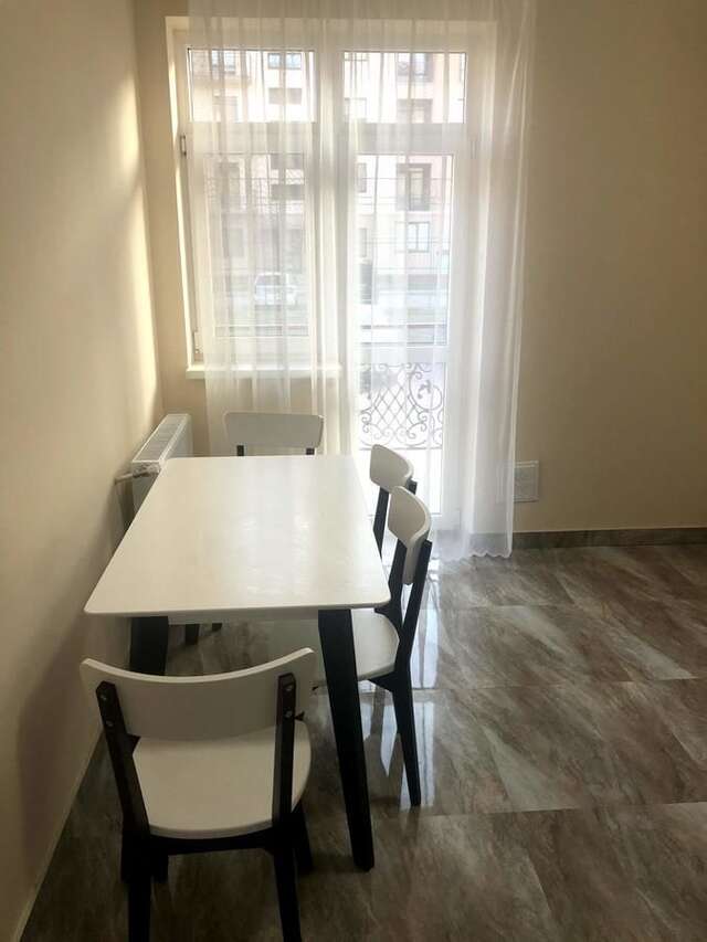 Апартаменты G.I.L Apartment on Tlehasa 14,4 near Tokio Ужгород-8