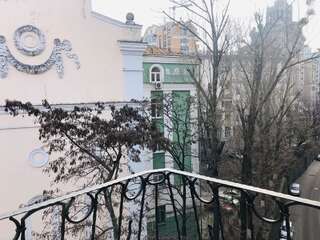 Апартаменты Amazing view of Khreshchatyk! Киев Апартаменты с 2 спальнями-43