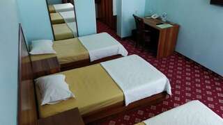 Отель Silk Way Hotel Актау Стандартный трехместный номер-3