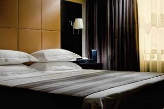 Отель Voyage Hotel Караганда Стандартный двухместный номер с 1 кроватью-1