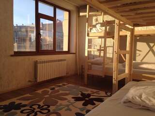 Отели типа «постель и завтрак» Hostel Arzy Атырау Кровать в общем номере для женщин с 4 кроватями-2
