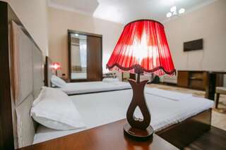 Мини-отель Hotel Inju Тараз Стандартный двухместный номер с 2 отдельными кроватями-3